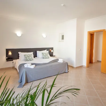 Aparthotel Smy Santa Eulalia Algarve 3*